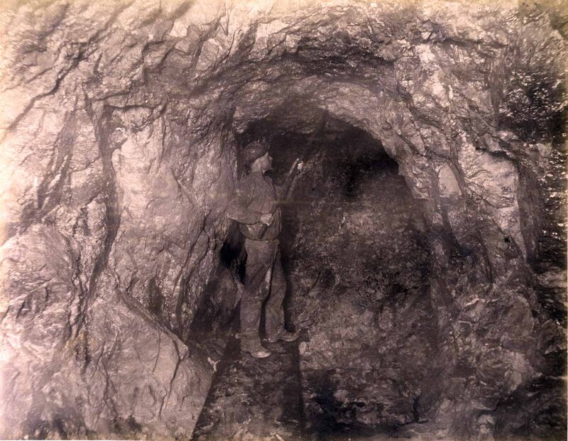 Anaconda Mine 1000 level East. Wealth of ore 45 ft.